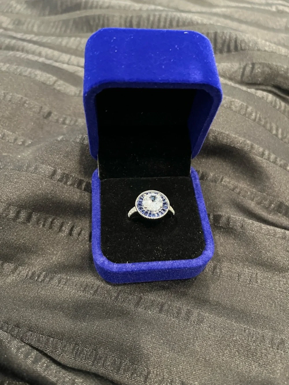 NEW Art DecoVintage-Style Sapphire and Diamond Halo Ring size 8